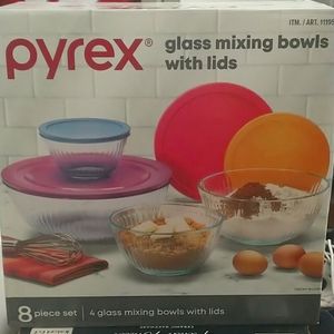Pyrex Glass Mixing Bowls with Lids